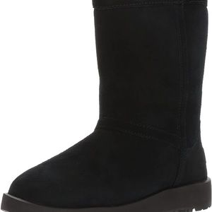 New UGG Classic Short Black Waterproof Boots 8